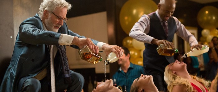 Kevin Kline and Romany Malco in Last Vegas (2013)