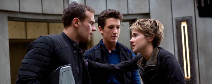 Insurgent (Critical Dissent 1)