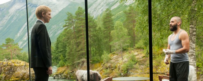 Domhnall Gleeson and Oscar Isaac in Ex Machina (2015)